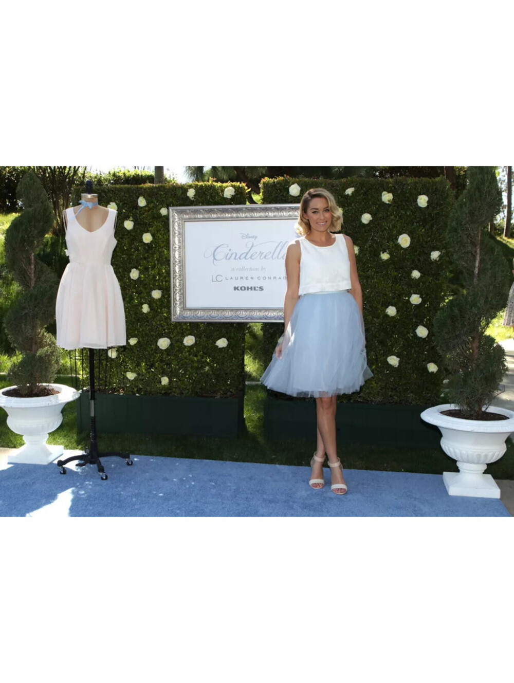 Disney x LC Lauren Conrad Cinderella Blue Tulle Skirt Size Small NWT B4-101
